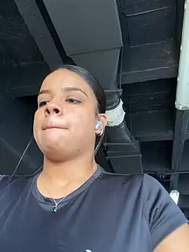 Snapshot of trianawhite chatting on 11, 2, 2025 trianawhite online show from 11, 2, 2025