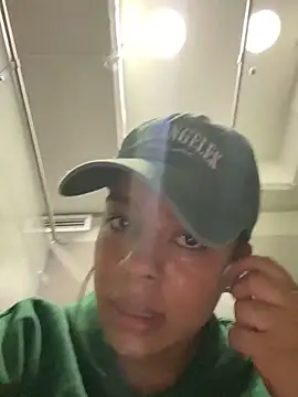 Snapshot of trianawhite chatting on 19, 2, 2025 trianawhite online show from 19, 2, 2025