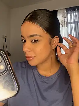 Snapshot of trianawhite chatting on 20, 3, 2025 trianawhite online show from 20, 3, 2025