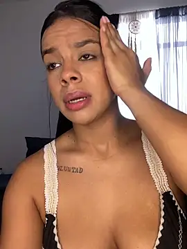 Snapshot of trianawhite chatting on 4, 10, 2025 trianawhite online show from 4, 10, 2025