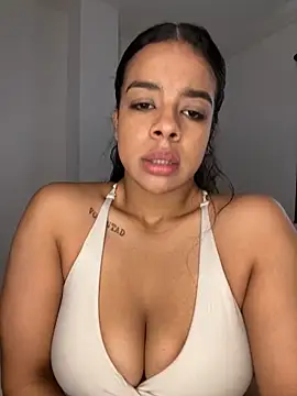 Snapshot of trianawhite chatting on 30, 3, 2026 trianawhite online show from 30, 3, 2026