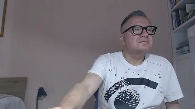 Snapshot of YOU6me chatting on 17, 7, 2026 YOU6me online show from 17, 7, 2026