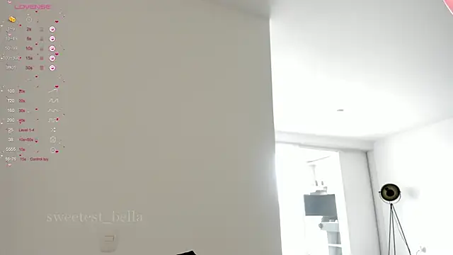 Snapshot of sweetest_bella chatting on 15, 3, 2026 sweetest bella online show from 15, 3, 2026