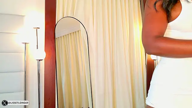 Snapshot of lissetlong69 chatting on 27, 5, 2026 lissetlong69 online show from 27, 5, 2026