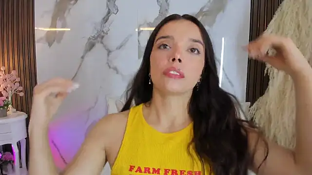 Snapshot of hannahill69 chatting on 19, 9, 2025 hannahill69 online show from 19, 9, 2025