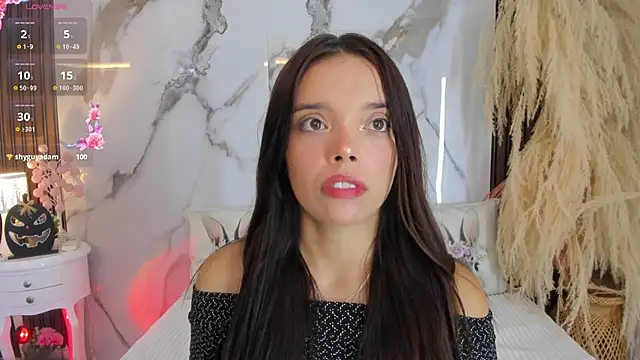 Snapshot of hannahill69 chatting on 17, 10, 2025 hannahill69 online show from 17, 10, 2025