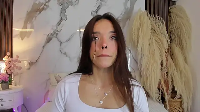 Snapshot of hannahill69 chatting on 8, 11, 2025 hannahill69 online show from 8, 11, 2025