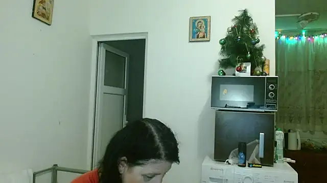 Snapshot of RidemerafSuzana chatting on 5, 2, 2025 RidemerafSuzana online show from 5, 2, 2025