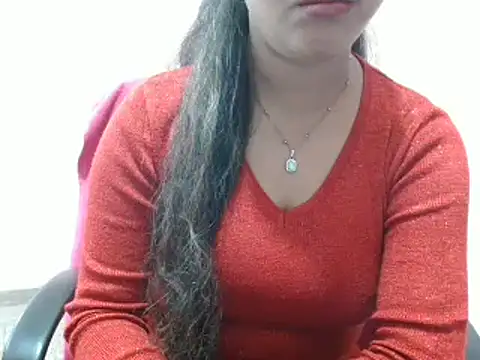 Snapshot of LovingPihu chatting on 8, 3, 2025 LovingPihu online show from 8, 3, 2025