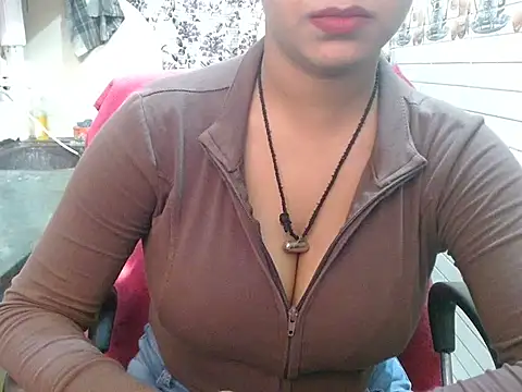 Snapshot of LovingPihu chatting on 1, 11, 2025 LovingPihu online show from 1, 11, 2025