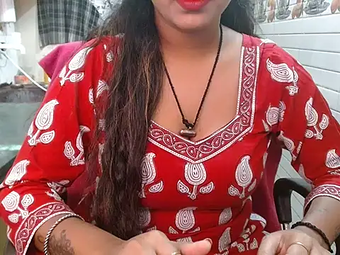 Snapshot of LovingPihu chatting on 4, 11, 2025 LovingPihu online show from 4, 11, 2025