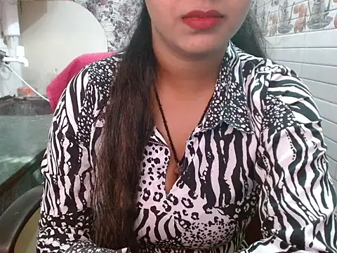 Snapshot of LovingPihu chatting on 6, 11, 2025 LovingPihu online show from 6, 11, 2025