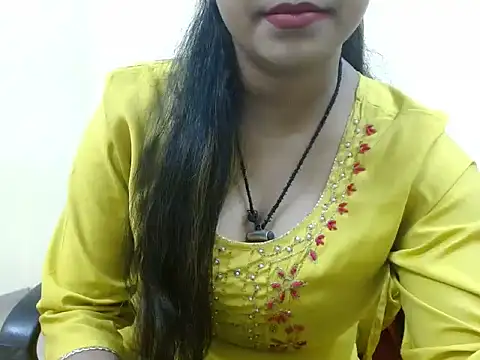 Snapshot of LovingPihu chatting on 5, 12, 2025 LovingPihu online show from 5, 12, 2025