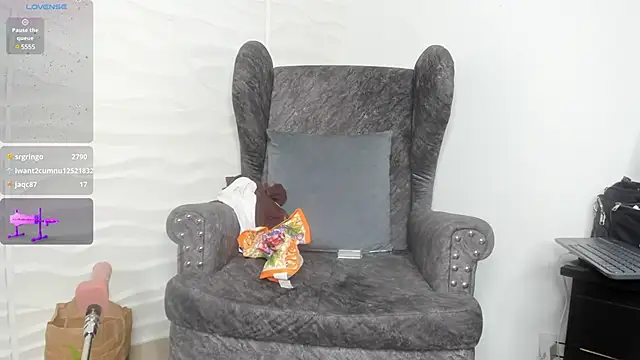 Snapshot of Keyla_Milf chatting on 5, 2, 2025 Keyla Milf online show from 5, 2, 2025