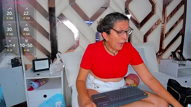 Keyla Milf online show from 8, 1, 2026