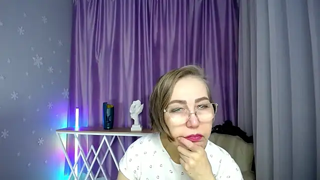 Snapshot of queen_a_n_i chatting on 14, 11, 2025 queen a n i online show from 14, 11, 2025