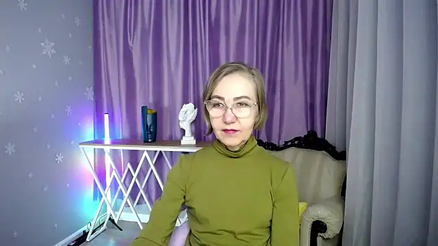 Snapshot of queen_a_n_i chatting on 23, 11, 2025 queen a n i online show from 23, 11, 2025