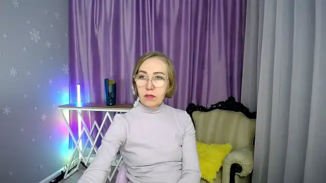 Snapshot of queen_a_n_i chatting on 27, 11, 2025 queen a n i online show from 27, 11, 2025