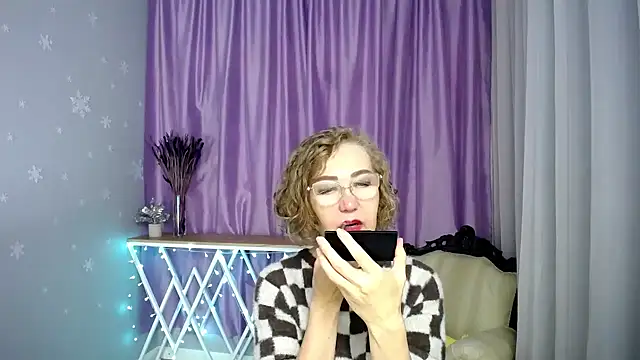 queen a n i online show from 1, 6, 2026