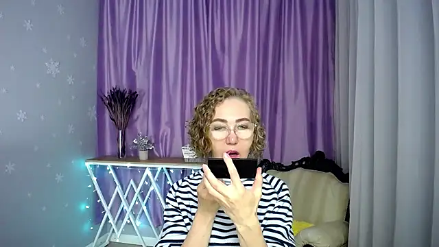 queen a n i online show from 24, 6, 2026