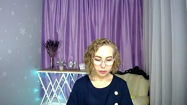 queen a n i online show from 8, 7, 2026