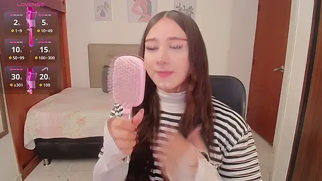 Snapshot of Miley_Baker chatting on 29, 10, 2025 Miley Baker online show from 29, 10, 2025