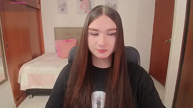 Snapshot of Miley_Baker chatting on 24, 11, 2025 Miley Baker online show from 24, 11, 2025