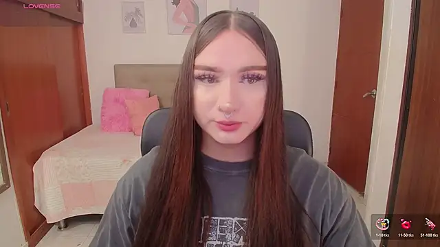 Snapshot of Miley_Baker chatting on 25, 11, 2025 Miley Baker online show from 25, 11, 2025