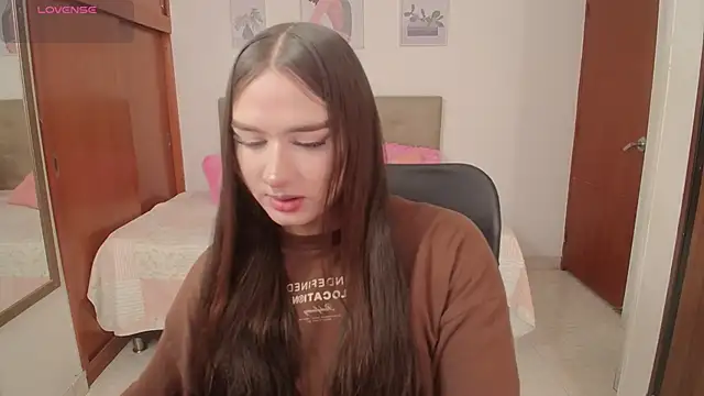 Snapshot of Miley_Baker chatting on 27, 11, 2025 Miley Baker online show from 27, 11, 2025