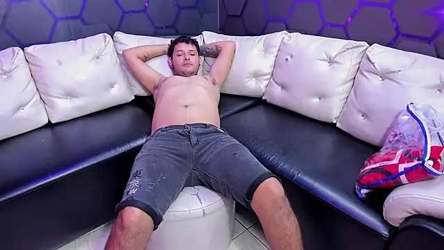 Snapshot of Blow2job-Lat chatting on 5, 2, 2026 Blow2job-Lat online show from 5, 2, 2026