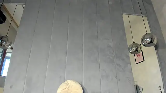 Naila18 online show from 7, 12, 2024