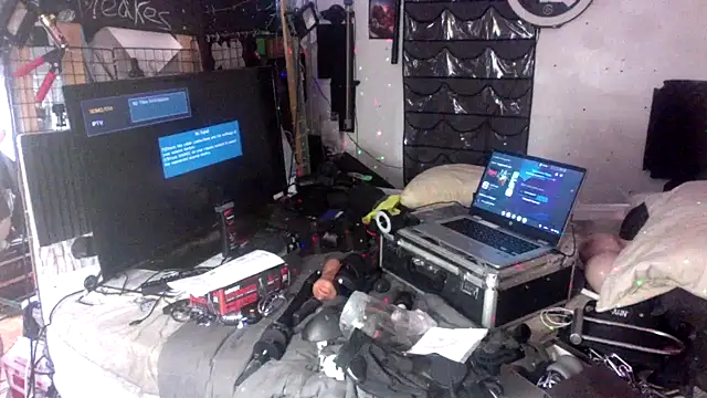 Snapshot of TheHellBilly chatting on 4, 2, 2025 TheHellBilly online show from 4, 2, 2025