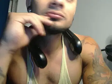 Snapshot of JacobJamess chatting on 4, 2, 2025 JacobJamess online show from 4, 2, 2025