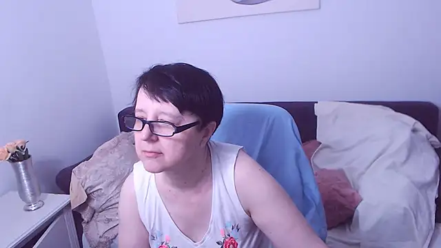 Snapshot of ChristaRose chatting on 4, 7, 2026 ChristaRose online show from 4, 7, 2026