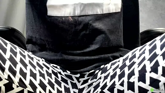 Courtney Luv online show from 25, 10, 2025