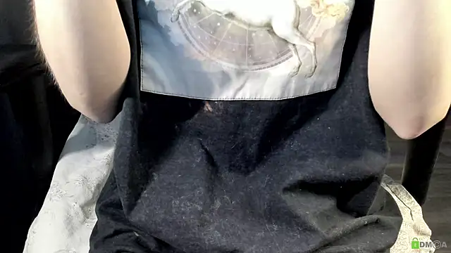 Courtney Luv online show from 26, 10, 2025