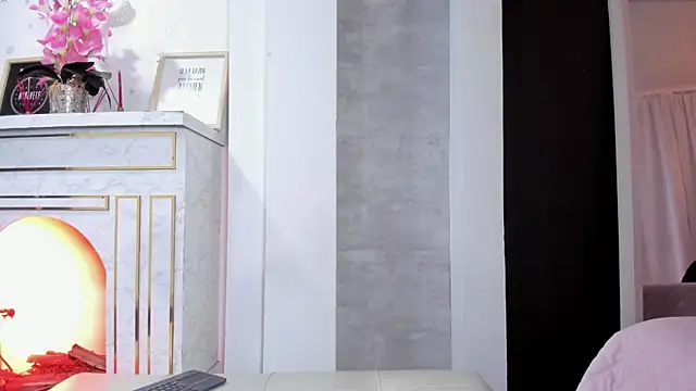  liathompsom09 online show from 4, 3, 2025