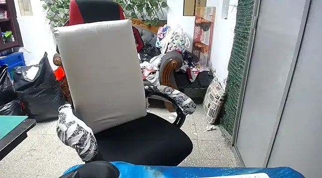 Snapshot of alexam_gal@xh chatting on 8, 2, 2025 alexam galxh online show from 8, 2, 2025