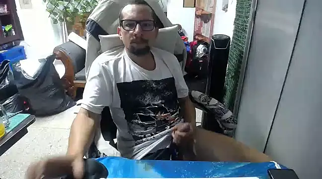 Snapshot of alexam_gal@xh chatting on 24, 2, 2025 alexam galxh online show from 24, 2, 2025