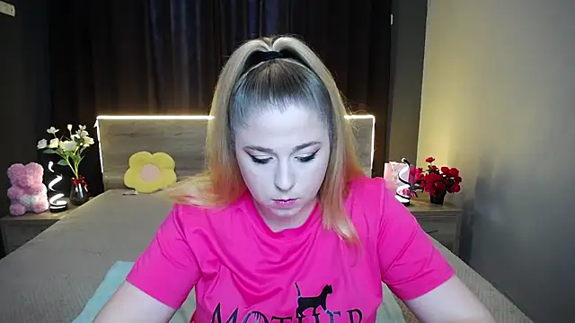 Snapshot of JessikaDaniel chatting on 18, 11, 2025 JessikaDaniel online show from 18, 11, 2025