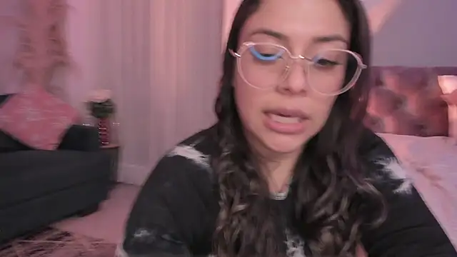 Nicolle W online show from 7, 2, 2025