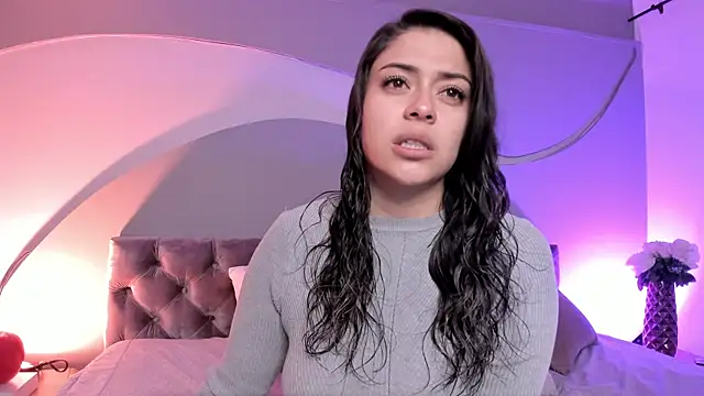 Nicolle W online show from 25, 2, 2025