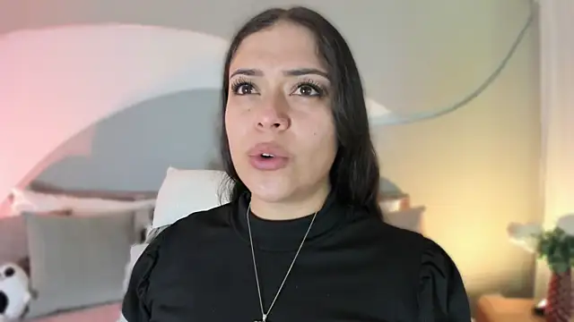 Nicolle W online show from 4, 10, 2025