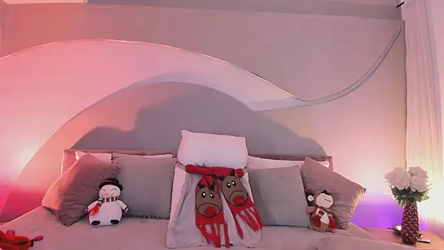 Nicolle W online show from 19, 12, 2025