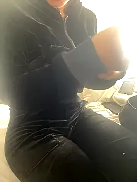 Snapshot of DulceMya6 chatting on 6, 10, 2025 DulceMya6 online show from 6, 10, 2025