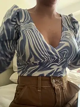Snapshot of DulceMya6 chatting on 25, 5, 2026 DulceMya6 online show from 25, 5, 2026