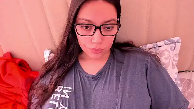 Snapshot of roniewester chatting on 4, 5, 2026 roniewester online show from 4, 5, 2026