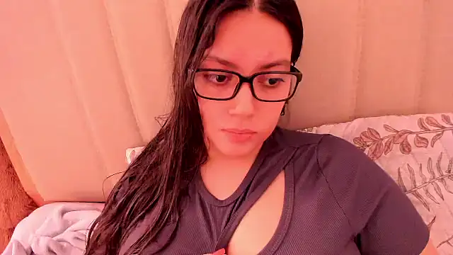 Snapshot of roniewester chatting on 24, 5, 2026 roniewester online show from 24, 5, 2026
