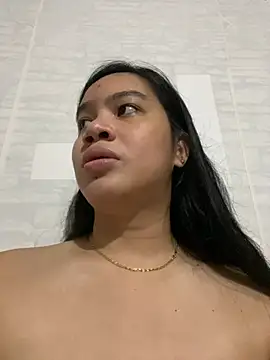 Hebefemme online show from 5, 3, 2025