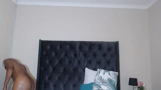 Snapshot of Sexynaughty_Gal chatting on 17, 12, 2024 Sexynaughty Gal online show from 17, 12, 2024